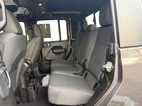 New 2025 Jeep Gladiator Sport image 13