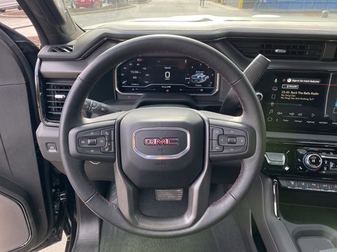 Used 2025 GMC Sierra 2500 AT4X image 11