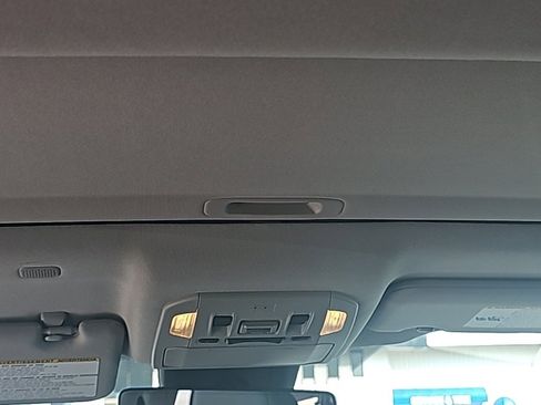 Used 2022 Toyota Highlander XLE image 16