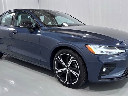 Certified 2024 Volvo S60 B5 Core w/ Climate Package AWD/4WD image 4