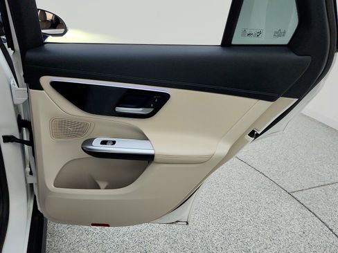 Certified 2025 Mercedes-Benz GLC 300 4MATIC image 32