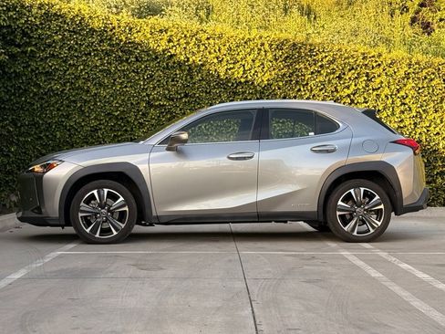 Certified 2021 Lexus UX 250h image 6