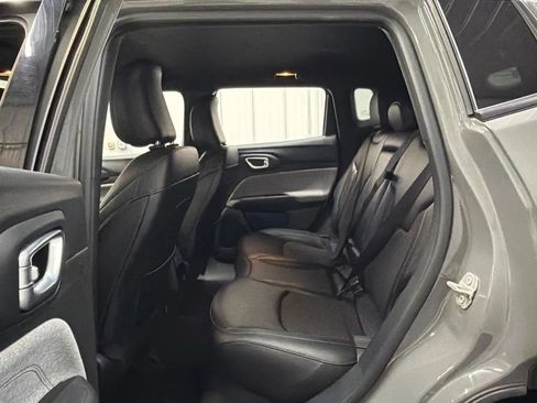 Used 2024 Jeep Compass Latitude AWD/4WD image 15