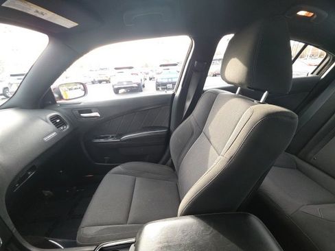 Used 2019 Dodge Charger SXT image 25