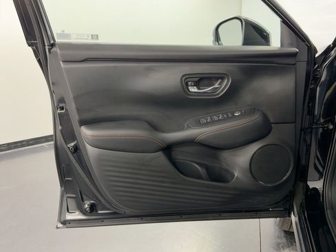 Used 2025 Honda HR-V Sport image 30