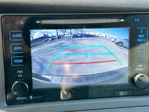 Used 2015 Toyota Sienna XLE Premium image 24