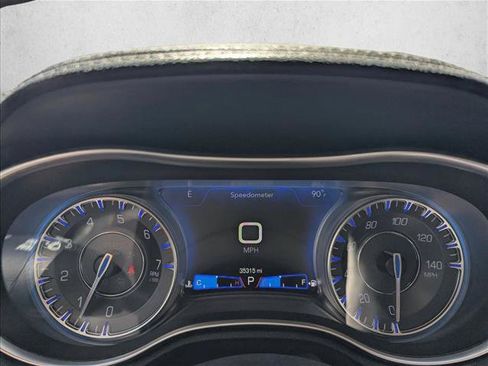 Used 2022 Chrysler 300 Touring L w/ Comfort Group RWD image 9