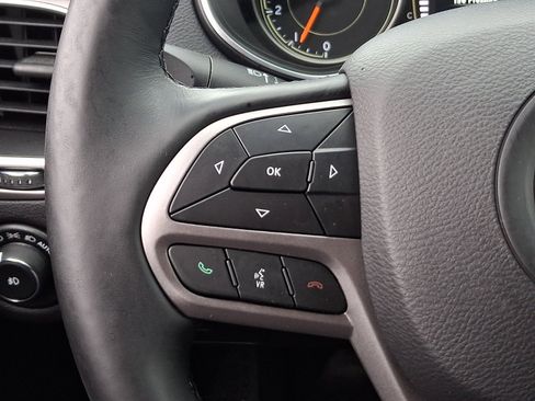 Used 2020 Jeep Cherokee Latitude Plus w/ Cold Weather Group image 20