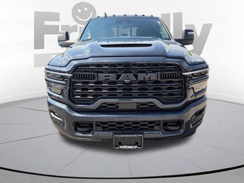 Used 2025 RAM 2500 Limited AWD/4WD image 2