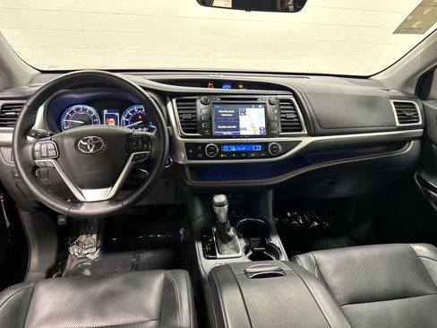 Used 2018 Toyota Highlander Limited w/ Protection Package #3 AWD/4WD image 29
