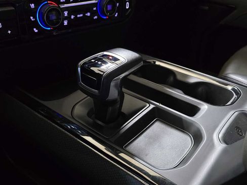 Used 2022 Chevrolet Silverado 1500 ZR2 w/ Technology Package image 35