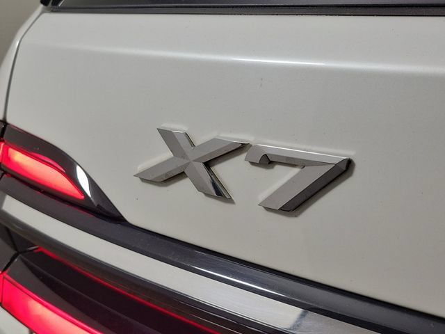 Used 2024 BMW X7 xDrive40i AWD/4WD image 5