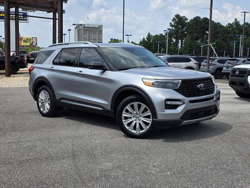 Used 2020 Ford Explorer Limited w/ Class III Trailer Tow Package AWD/4WD image 2