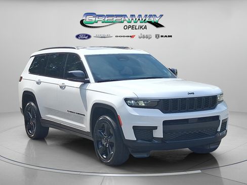 Used 2024 Jeep Grand Cherokee L Altitude RWD image 1