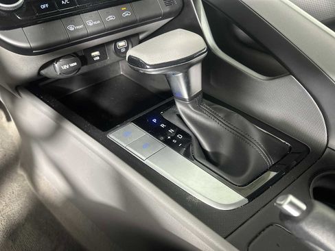 Used 2023 Hyundai Elantra SEL w/ Preferred Accessory Package image 22