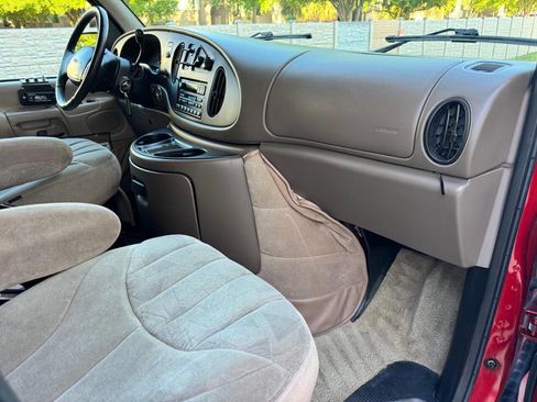 Used 1999 Ford E-250 and Econoline 250 image 14