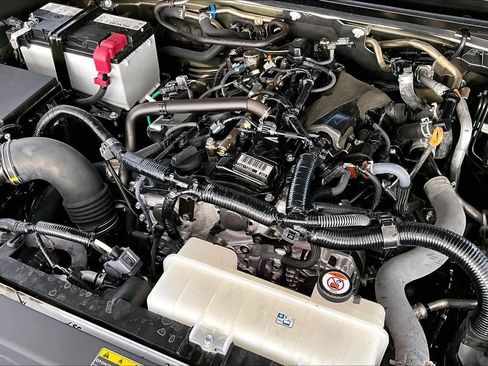 Used 2025 Toyota Tacoma Limited image 32