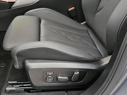 Used 2025 BMW X3 xDrive30i w/ Convenience Package image 4