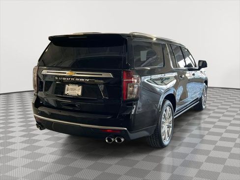 Used 2024 Chevrolet Suburban High Country image 5