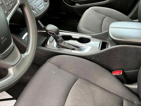 Used 2021 Chevrolet Malibu LT image 17