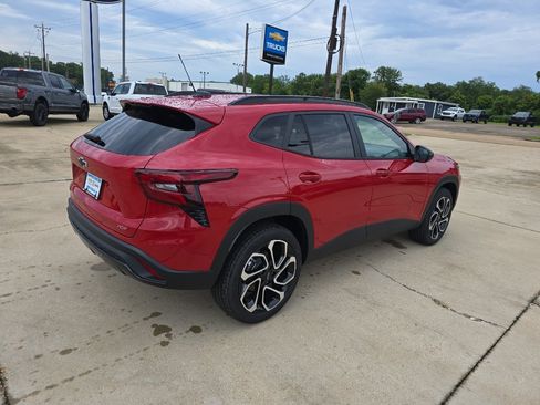 New 2026 Chevrolet Trax RS w/ Driver Confidence Package FWD image 5