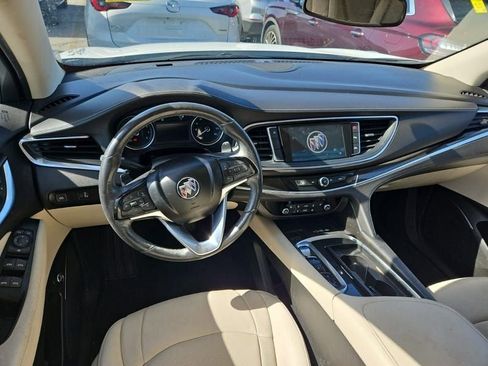 Used 2023 Buick Enclave Essence image 7