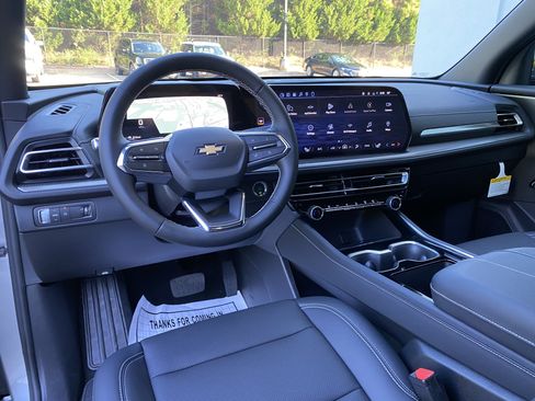 Used 2026 Chevrolet Traverse LT FWD image 33
