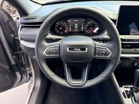 Used 2023 Jeep Compass Limited AWD/4WD image 17