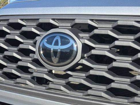 Used 2023 Toyota Tacoma TRD Off-Road image 7