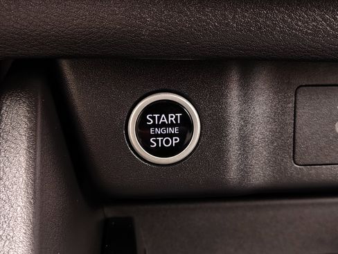 Used 2023 Nissan Rogue SV AWD/4WD image 38