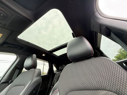 Used 2024 Ford Escape ST-Line w/ Tech Pack #1 FWD image 4
