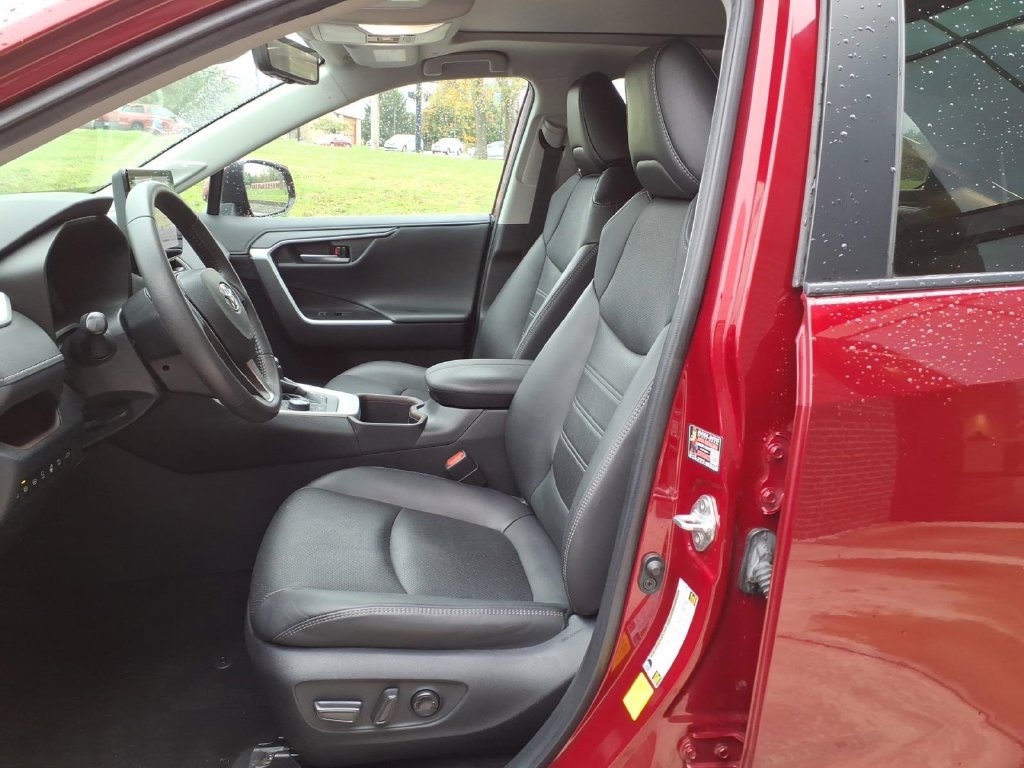 Used 2023 Toyota RAV4 Limited AWD/4WD image 12