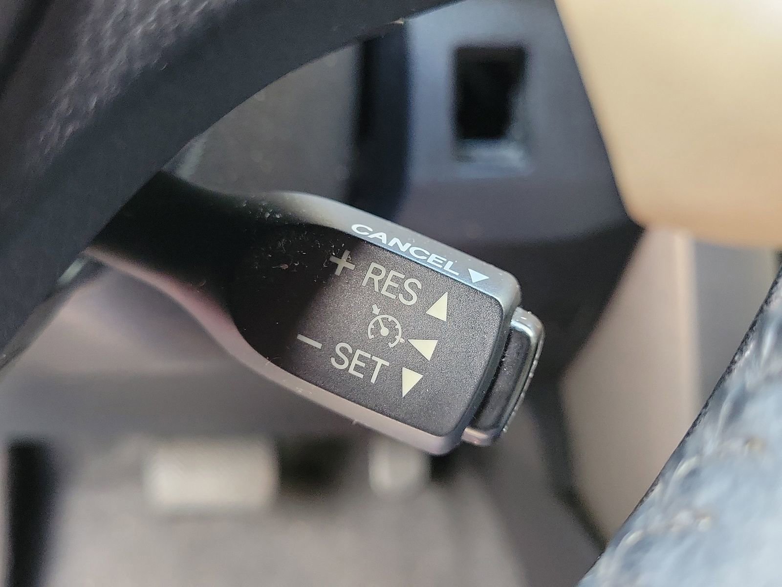 Used 2015 Toyota RAV4 Limited w/ Outdoor Package FWD image 18
