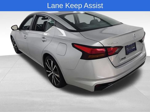 Used 2022 Nissan Altima 2.5 SR FWD image 5