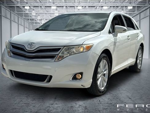 Used 2013 Toyota Venza LE FWD image 1