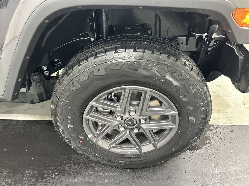 New 2026 Jeep Gladiator Sport AWD/4WD image 7