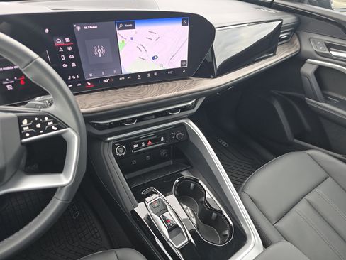 Certified 2025 Audi Q5 Premium w/ Convenience Package image 14