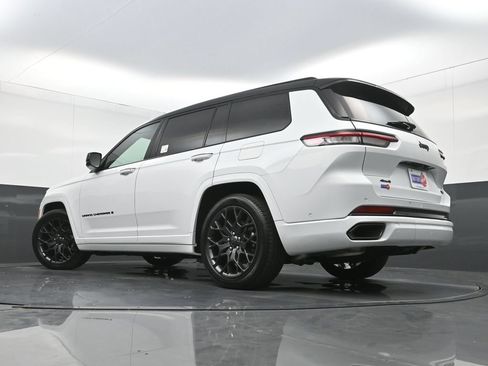 Used 2023 Jeep Grand Cherokee L Summit w/ High Altitude Package AWD/4WD image 38
