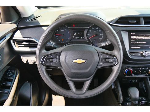 Used 2022 Chevrolet TrailBlazer LT w/ LPO, Blackout Package AWD/4WD image 18