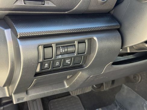 Used 2021 Subaru Crosstrek 2.0i Premium w/ Moonroof Package image 17