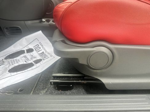 Used 2013 FIAT 500 Lounge image 5