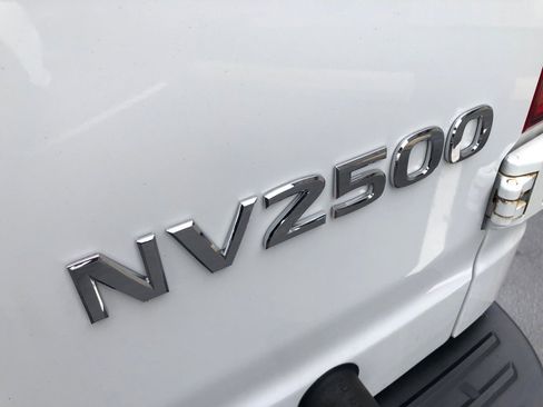 Used 2018 Nissan NV 2500 SL w/ Navigation Package image 15