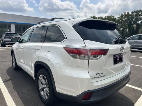 Used 2015 Toyota Highlander XLE FWD image 6