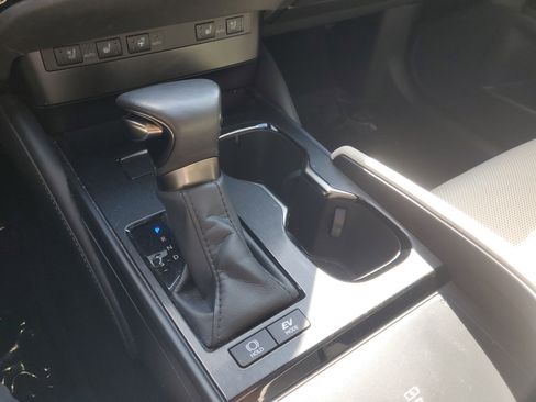 Used 2023 Lexus ES 300h w/ Premium Package image 32