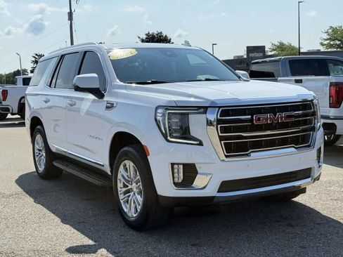 Used 2024 GMC Yukon SLT w/ SLT Premium Package AWD/4WD image 4