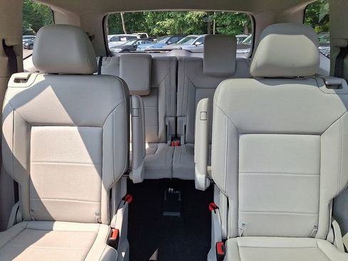 Certified 2022 Volkswagen Atlas SE w/ Panoramic Sunroof Package image 19