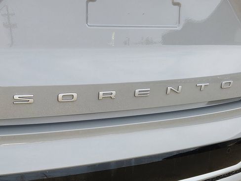 Certified 2022 Kia Sorento SX image 30