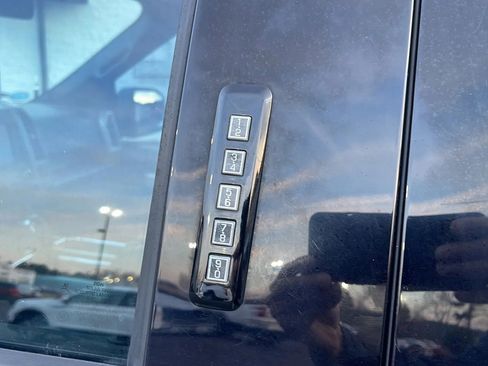 Used 2019 Ford F150 Lariat image 13