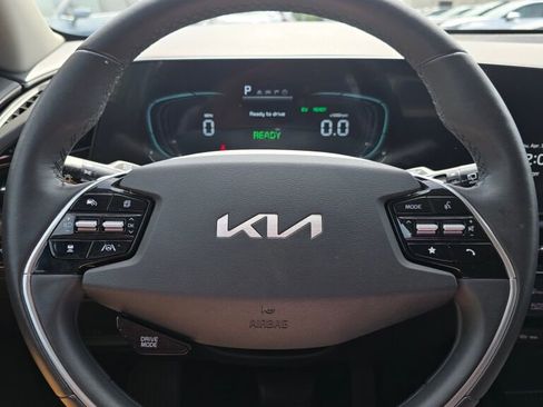 Used 2023 Kia Niro EX FWD image 26