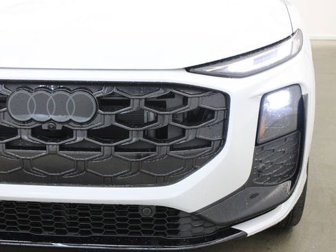 New 2026 Audi Q3 quattro 2.0T image 8